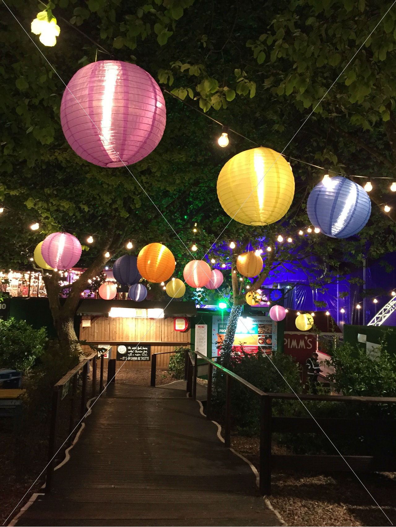 architecture-balloons-balls-698907-1