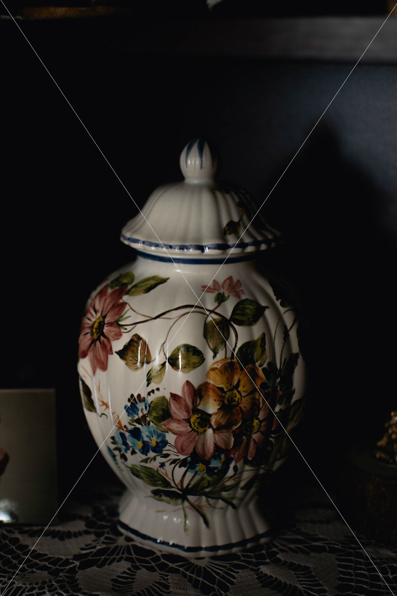 art-ceramic-container-1299686-1